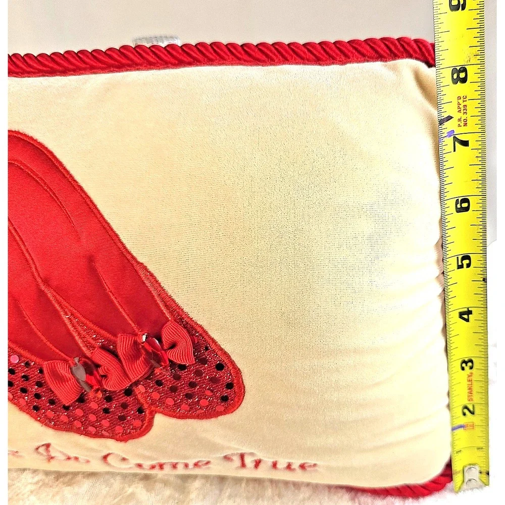 1999 VTG Wizard of Oz Wishes Do Come True‎ Pillow Warner Bros Studio Store